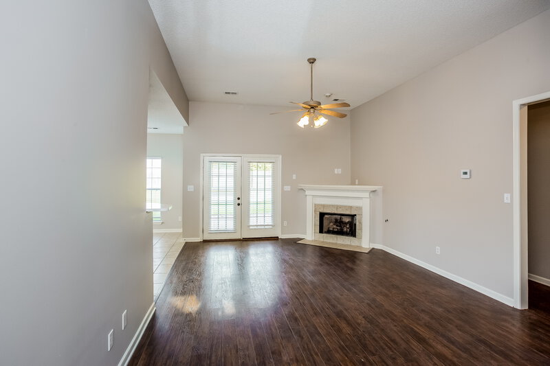 2,045/Mo, 610 Classic Dr N Hernando, MS 38632 Living Room View