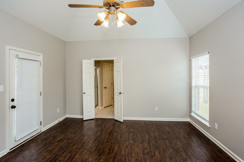 2,045/Mo, 610 Classic Dr N Hernando, MS 38632 Main Bedroom View 2