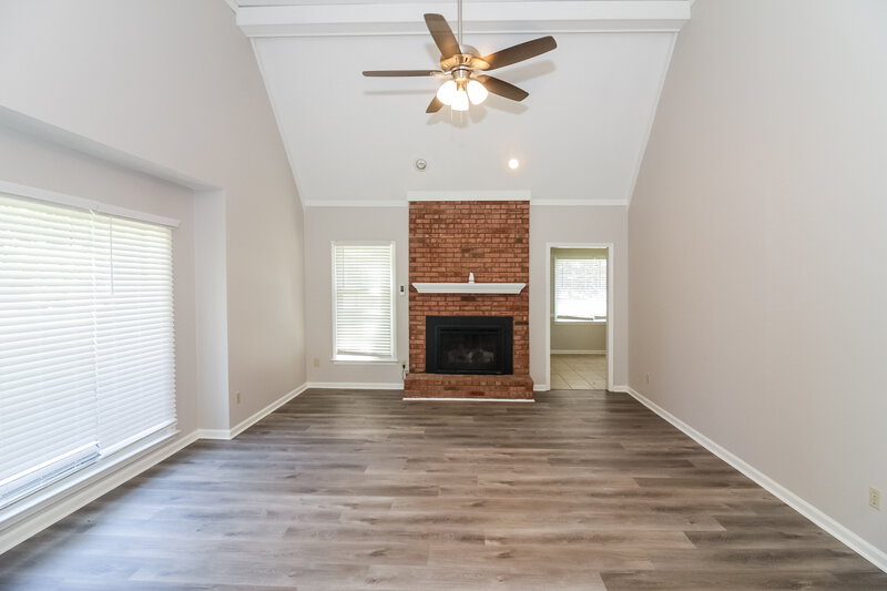 2,810/Mo, 7309 Germantown Trail Memphis, TN 38125 Living Room View 2