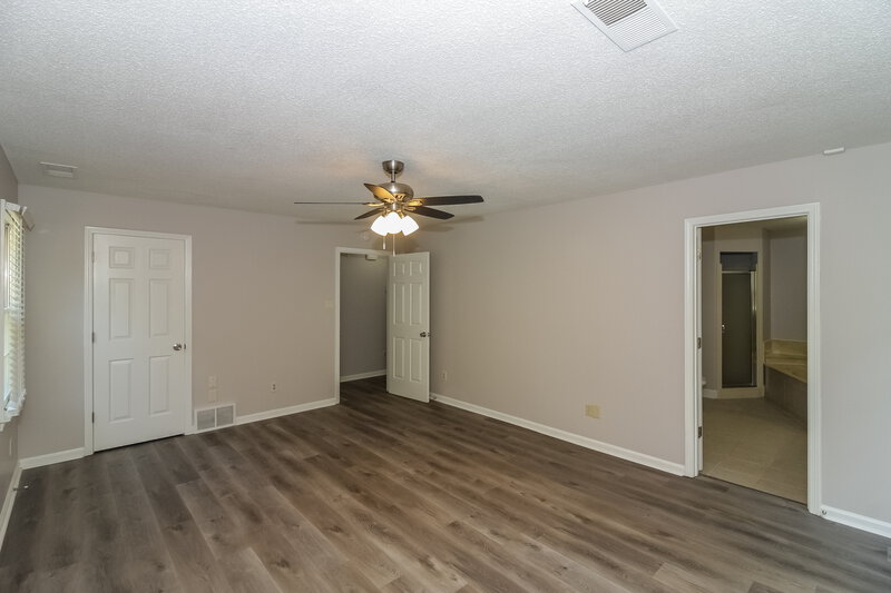 2,810/Mo, 7309 Germantown Trail Memphis, TN 38125 Main Bedroom View 2