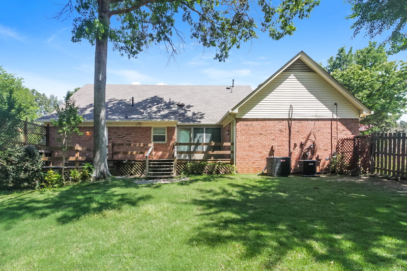2,810/Mo, 7309 Germantown Trail Memphis, TN 38125 Rear View