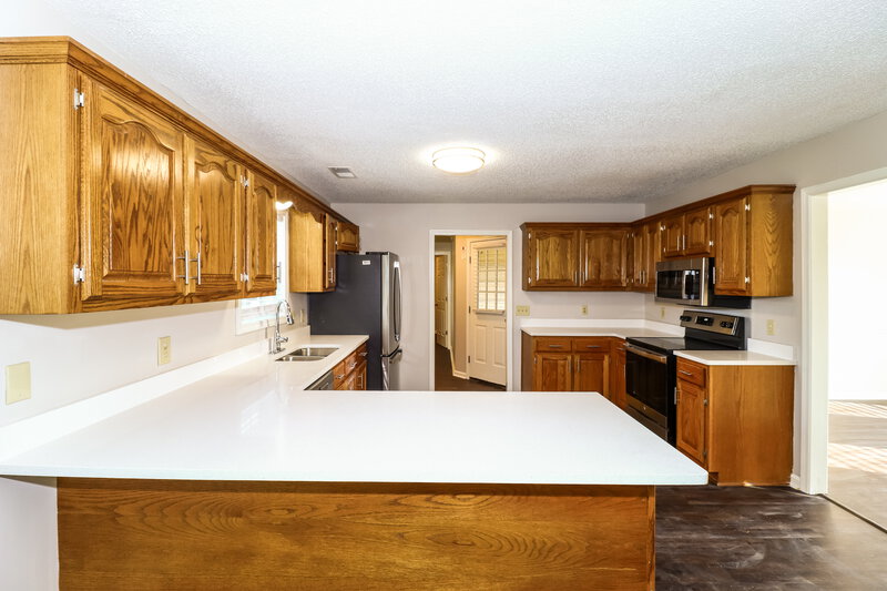 2,140/Mo, 6044 Woodstock Hills Dr Millington, TN 38053 Kitchen View