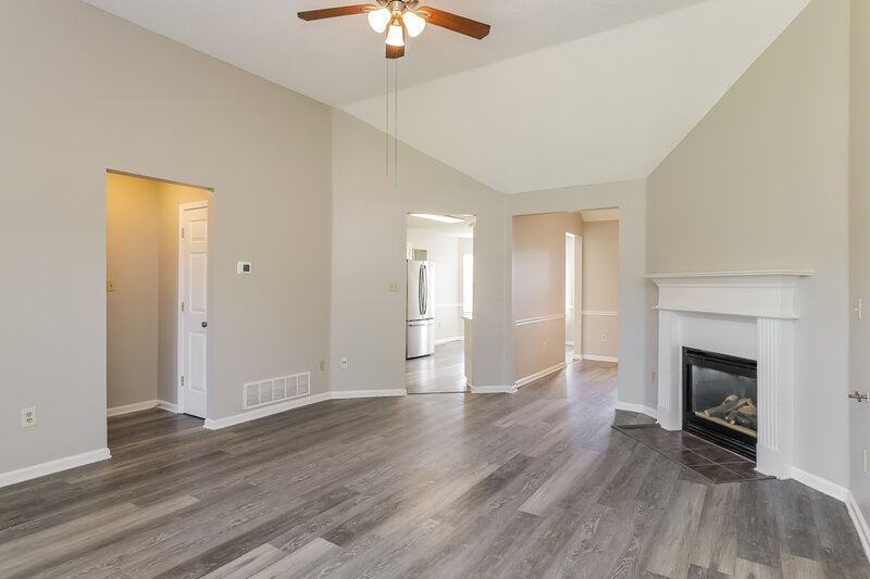 1,750/Mo, 7364 Wendy Way Walls, MS 38680 Living Room View