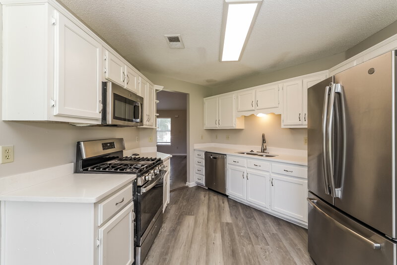 1,750/Mo, 7364 Wendy Way Walls, MS 38680 Kitchen View 2