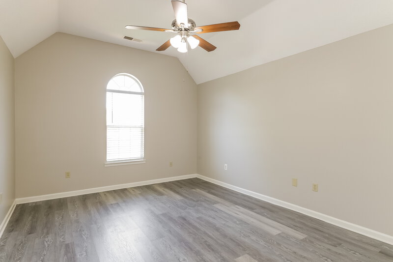 1,750/Mo, 7364 Wendy Way Walls, MS 38680 Main Bedroom View