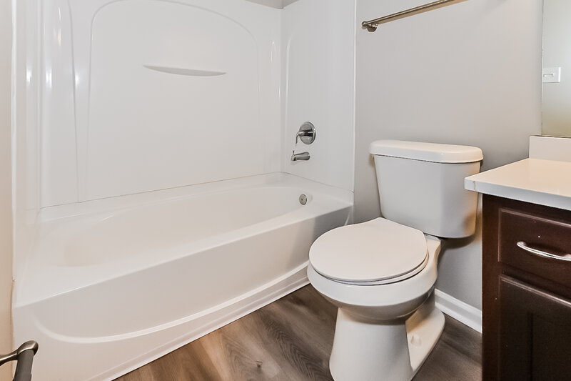 2,080/Mo, 356 Vaiden Ridge Dr S Hernando, MS 38632 Bathroom View