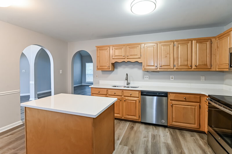 2,095/Mo, 7376 Wendy Way Walls, MS 38680 Kitchen View 2