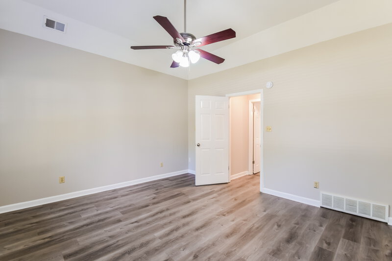 2,210/Mo, 7190 Pecan Hill Rd Southaven, MS 38671 Main Bedroom View 2