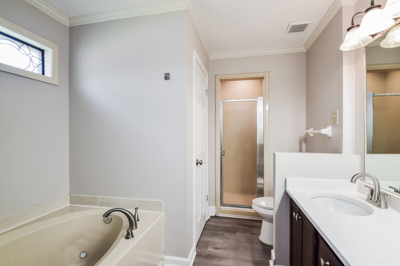 2,210/Mo, 7190 Pecan Hill Rd Southaven, MS 38671 Main Bathroom View