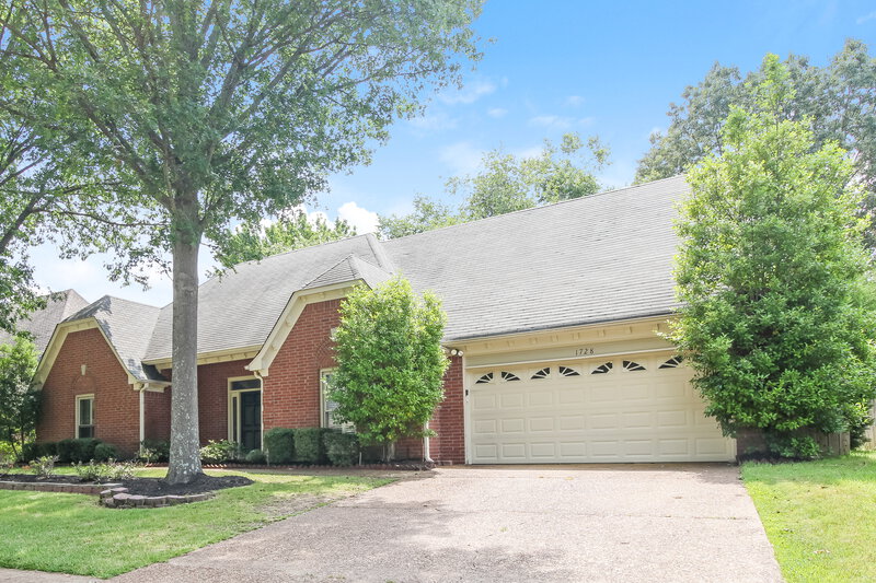 3,320/Mo, 1728 Edgeburg Ln Cordova, TN 38016 Front View