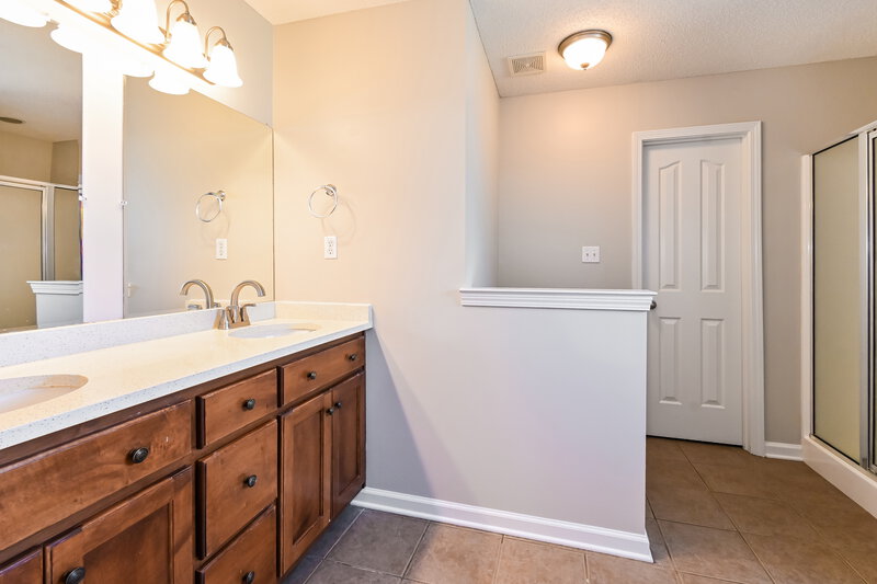 2,220/Mo, 70 Desoto Ave Hernando, MS 38632 Main Bathroom View