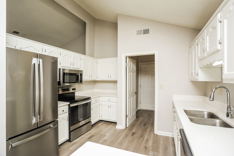 1,640/Mo, 7196 Atterbury Cir W Southaven, MS 38671 Kitchen View