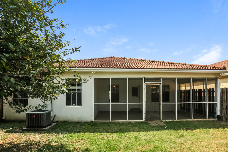 1,640/Mo, 7196 Atterbury Cir W Southaven, MS 38671 Rear View