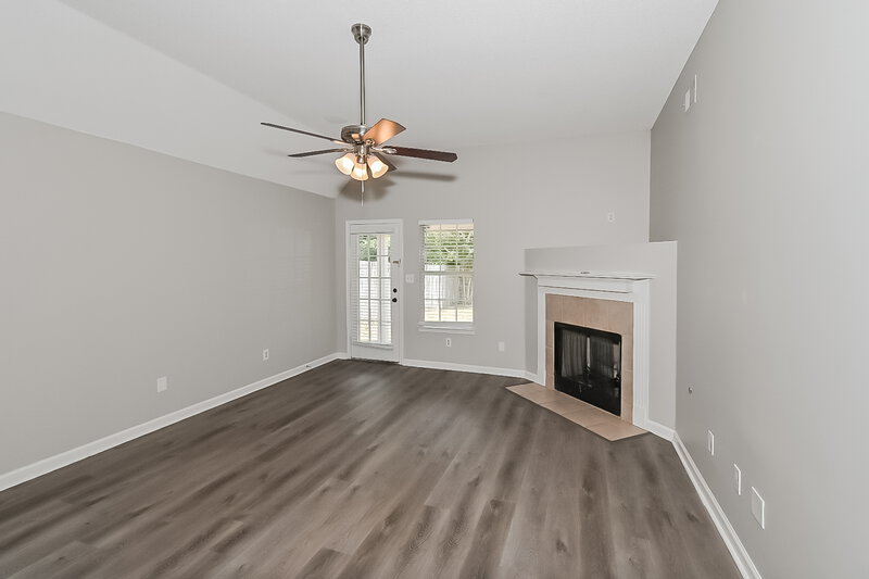 1,660/Mo, 5814 Steffani Dr Southaven, MS 38671 Living Room View