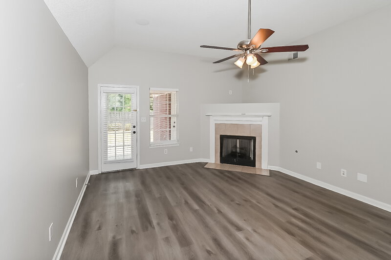 1,660/Mo, 5814 Steffani Dr Southaven, MS 38671 Living Room View 2