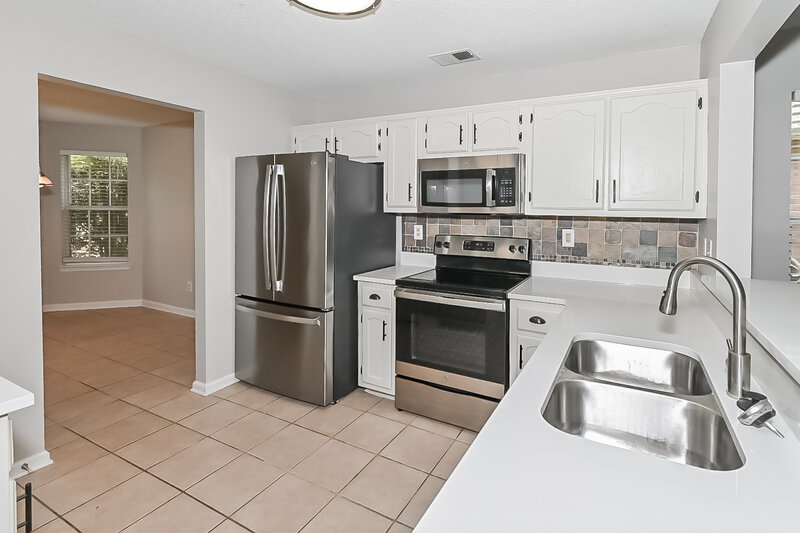 1,660/Mo, 5814 Steffani Dr Southaven, MS 38671 Kitchen View 2