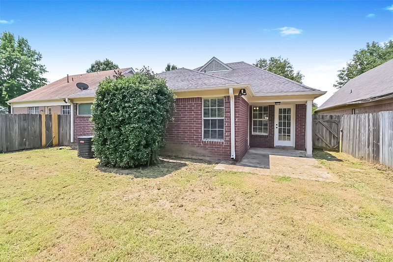 1,660/Mo, 5814 Steffani Dr Southaven, MS 38671 Rear View