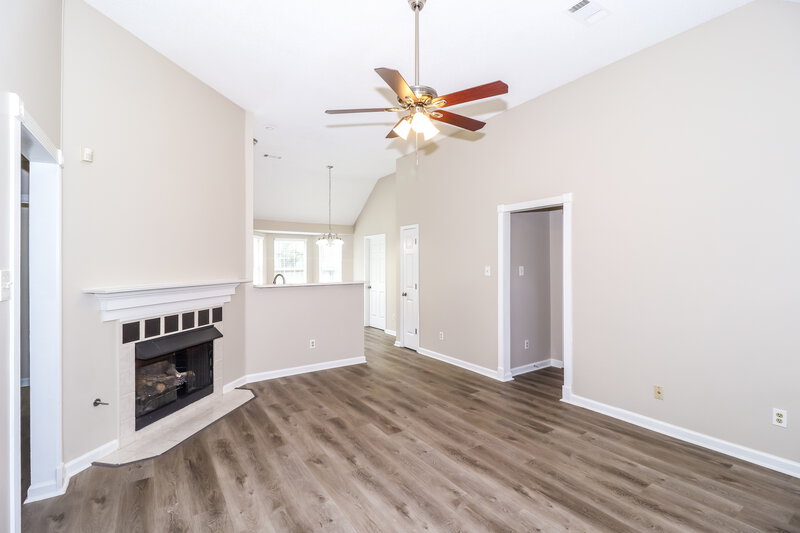 1,840/Mo, 80 Village Dr Oakland, TN 38060 Living Room View 2