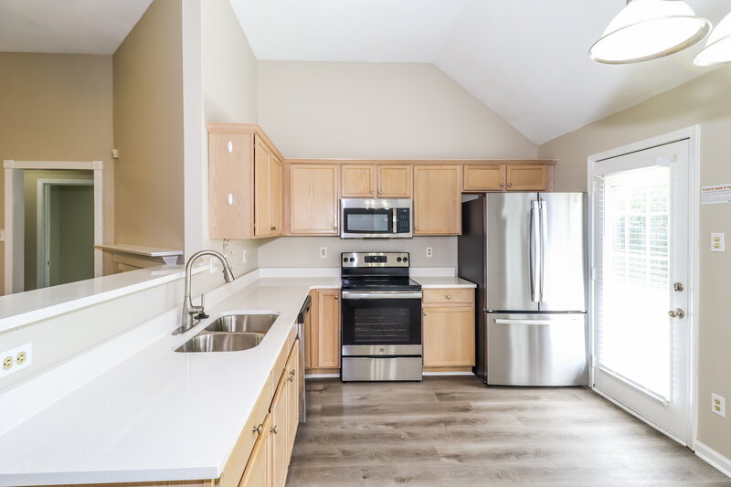 1,840/Mo, 80 Village Dr Oakland, TN 38060 Kitchen View 2