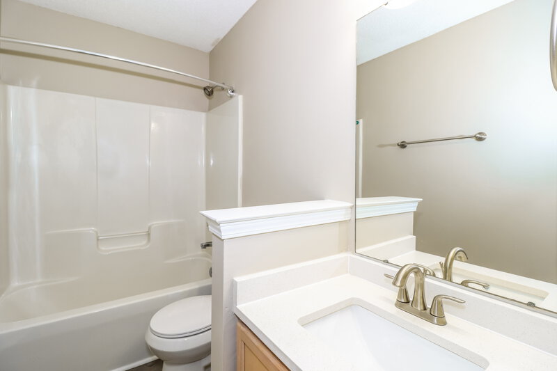 1,840/Mo, 80 Village Dr Oakland, TN 38060 Bathroom View