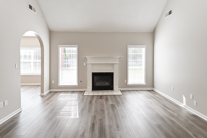 1,900/Mo, 5675 Michaelson Dr Olive Branch, MS 38654 Living Room View 2