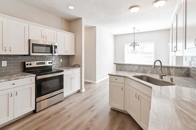 1,900/Mo, 5675 Michaelson Dr Olive Branch, MS 38654 Kitchen View