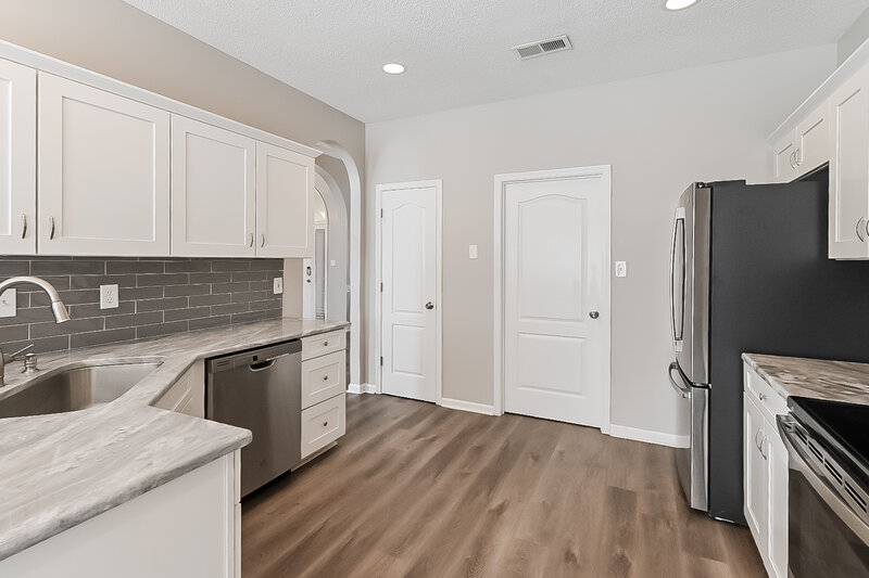 1,900/Mo, 5675 Michaelson Dr Olive Branch, MS 38654 Kitchen View 2