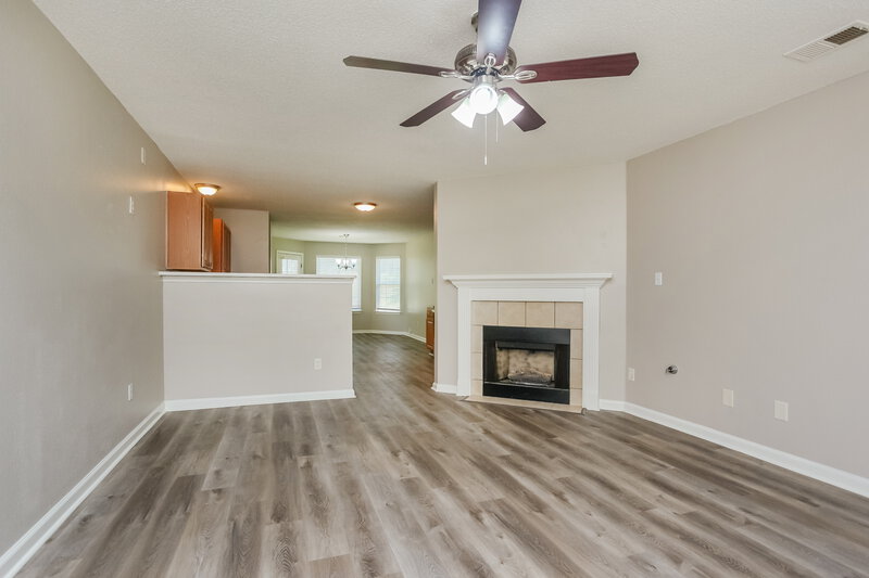 1,790/Mo, 50 Oakland Woods Cove Oakland, TN 38060 Living Room View