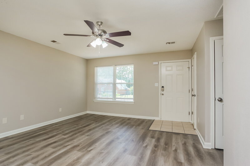 1,790/Mo, 50 Oakland Woods Cove Oakland, TN 38060 Living Room View 2