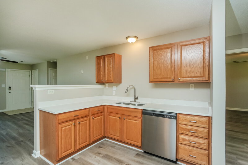 1,790/Mo, 50 Oakland Woods Cove Oakland, TN 38060 Kitchen View