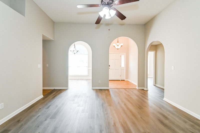 2,010/Mo, 157 Pebble Creek Cove E Hernando, MS 38632 Living Room View 2