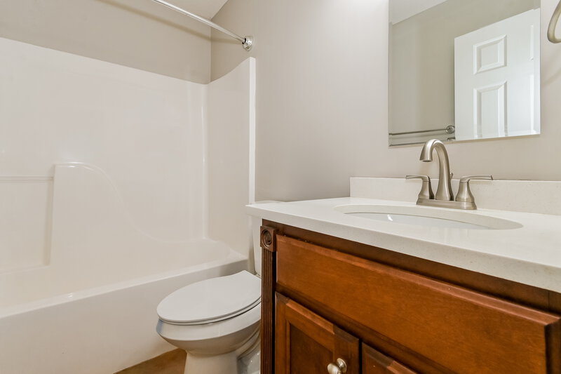 2,010/Mo, 157 Pebble Creek Cove E Hernando, MS 38632 Bathroom View