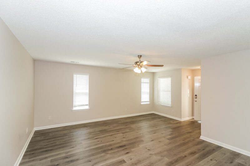2,300/Mo, 9961 Fox Run Dr Olive Branch, MS 38654 Living Room View 2