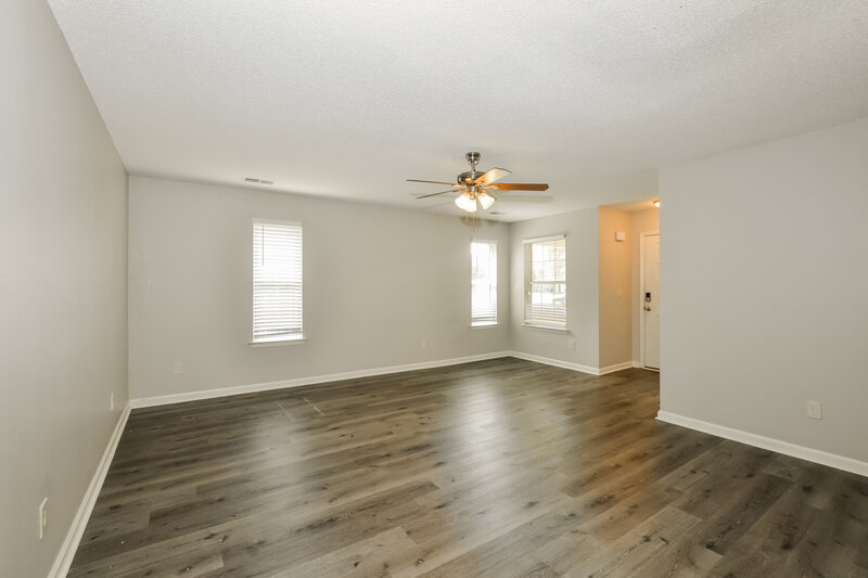 2,100/Mo, 9961 Fox Run Dr Olive Branch, MS 38654 Living Room View 3