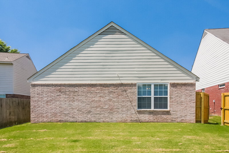 2,300/Mo, 9961 Fox Run Dr Olive Branch, MS 38654 Rear View 2