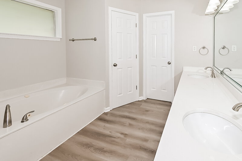 2,590/Mo, 7087 Maple Grove Rd Olive Branch, MS 38654 Bathroom View 2