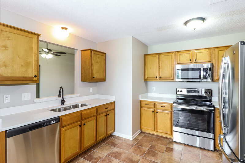 1,835/Mo, 105 Clay Hills Dr Oakland, TN 38060 Kitchen View