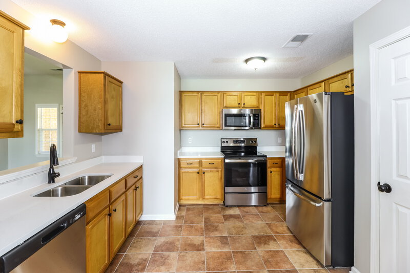 1,835/Mo, 105 Clay Hills Dr Oakland, TN 38060 Kitchen View 2