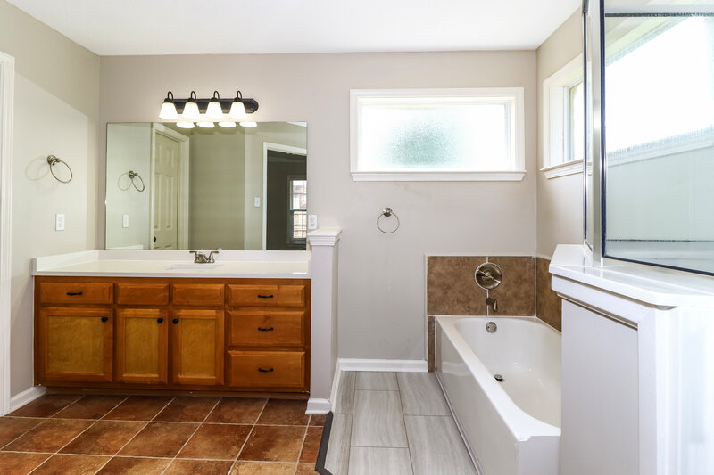 1,835/Mo, 105 Clay Hills Dr Oakland, TN 38060 Main Bathroom View