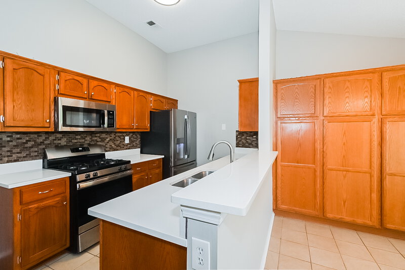 1,600/Mo, 5621 April Dr Southaven, MS 38671 Kitchen View 2