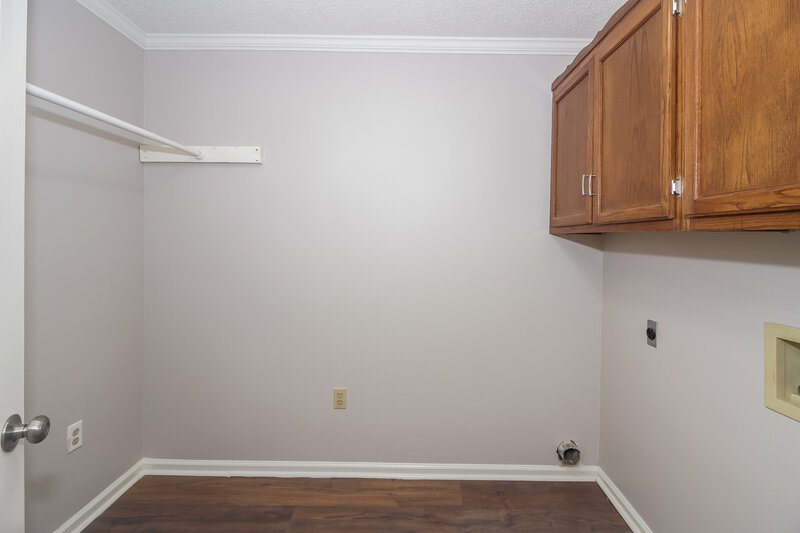 2,200/Mo, 7308 Alexander Rd Olive Branch, MS 38654 Laundry Room View