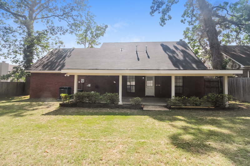 2,200/Mo, 7308 Alexander Rd Olive Branch, MS 38654 Rear View