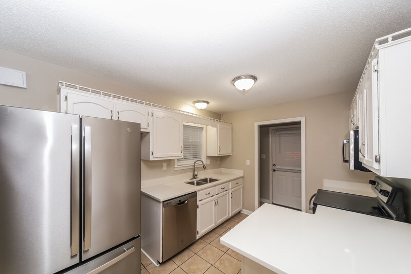 2,410/Mo, 7621 Davis Pkwy Southaven, MS 38671 Kitchen View