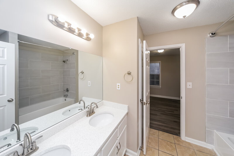 2,410/Mo, 7621 Davis Pkwy Southaven, MS 38671 Bathroom View