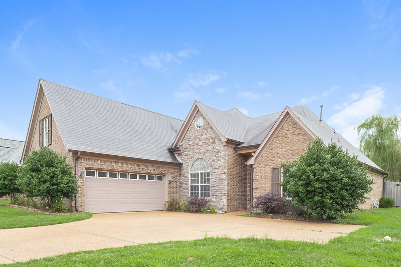 2,365/Mo, 5520 Amanda Belle Southaven, MS 38672 Front View
