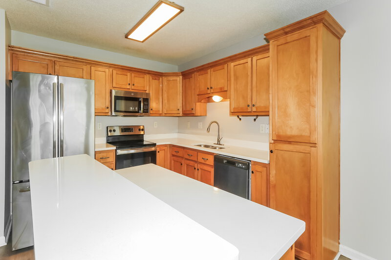 2,365/Mo, 5520 Amanda Belle Southaven, MS 38672 Kitchen View