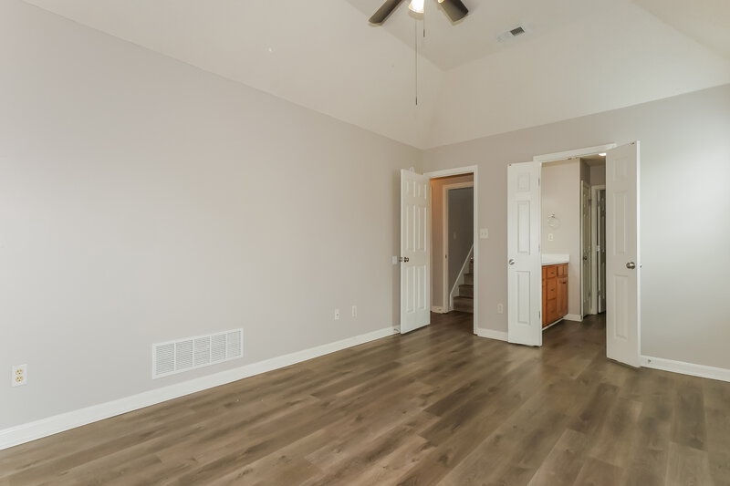 2,365/Mo, 5520 Amanda Belle Southaven, MS 38672 Main Bedroom View 2