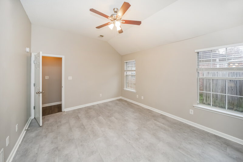 1,910/Mo, 965 Parham Dr Southaven, MS 38671 Main Bedroom View 2