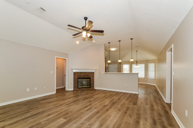 1,885/Mo, 7100 Hunters Horn Dr Olive Branch, MS 38654 Living Room View