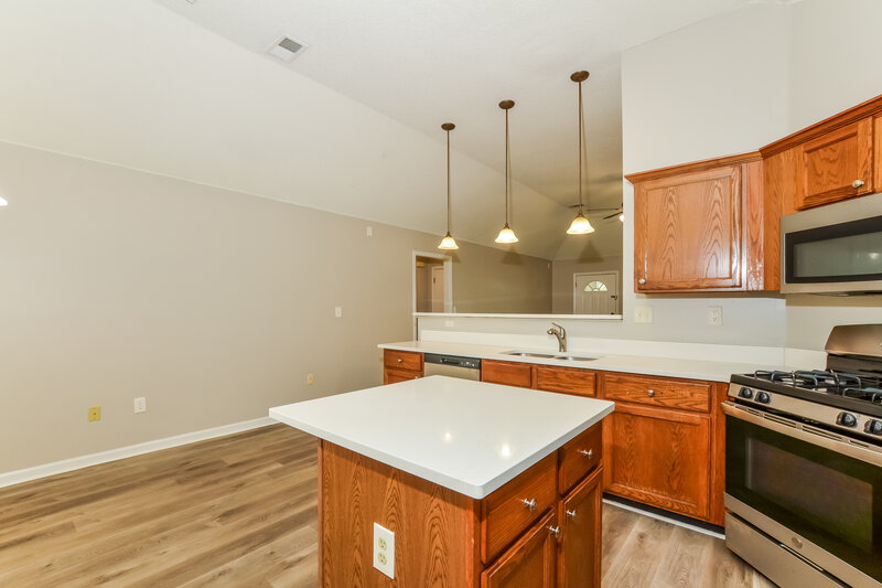 1,885/Mo, 7100 Hunters Horn Dr Olive Branch, MS 38654 Kitchen View 2